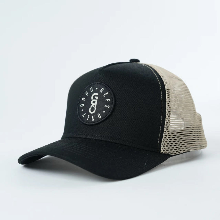 Trucker Hat in Black/Beige